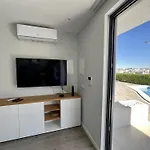 Апартаменти Stylish 2 With Pool By Homing